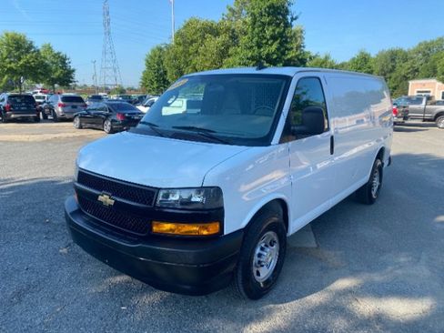Used 2022 Chevrolet Express 2500 w/ Driver Convenience Package RWD image 1