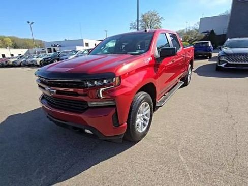 Used 2021 Chevrolet Silverado 1500 RST image 2