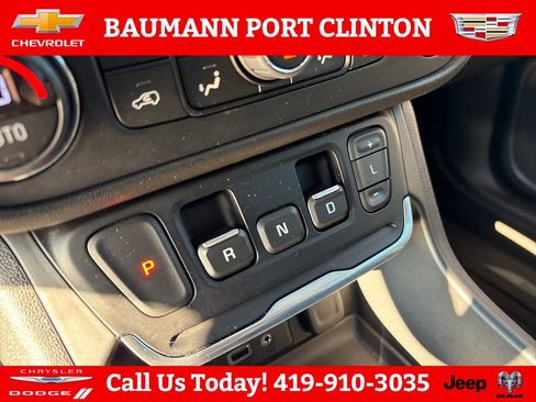Used 2021 GMC Terrain SLE w/ Driver Convenience Package FWD image 25