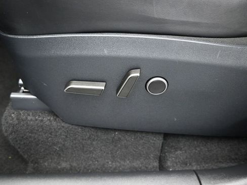 Used 2024 Tesla Model Y Long Range image 8