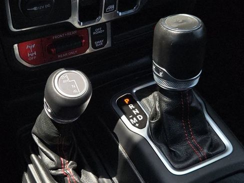 Used 2021 Jeep Wrangler Unlimited Rubicon AWD/4WD image 22