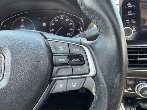 Used 2018 Honda Accord Touring image 14
