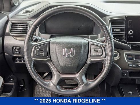 Used 2025 Honda Ridgeline TrailSport image 16