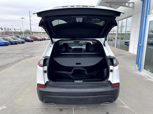 Used 2022 Jeep Cherokee Latitude Lux w/ Mopar Interior Package image 9