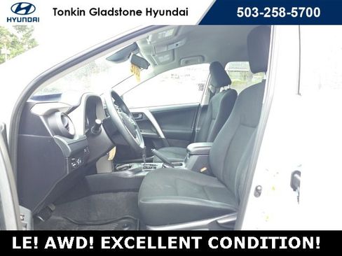 Used 2017 Toyota RAV4 LE image 9