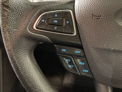 Used 2015 Ford Focus SE FWD image 30