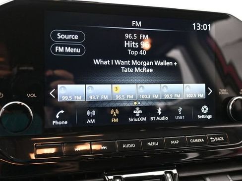 Used 2022 Nissan Pathfinder SL AWD/4WD image 18