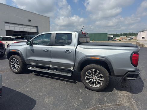 Used 2025 GMC Canyon Denali AWD/4WD image 9