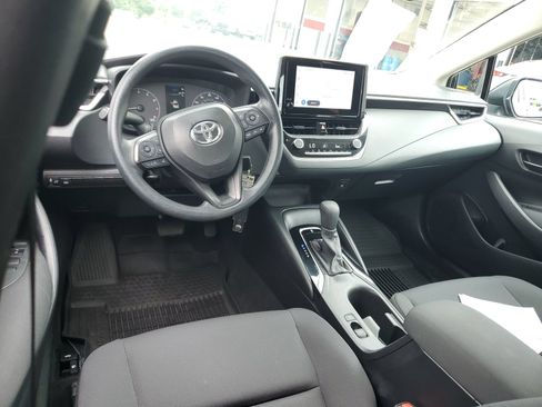 Used 2024 Toyota Corolla LE FWD image 10
