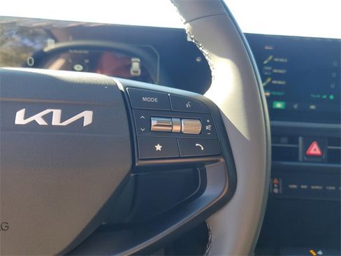 New 2025 Kia EV6 Light w/ Light LR Technology Package image 17