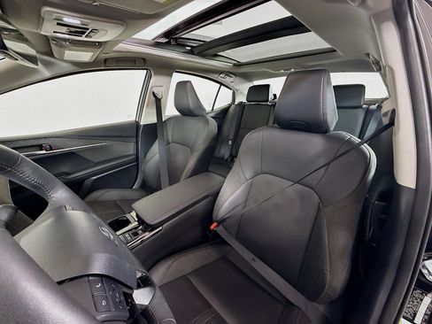 Used 2025 Toyota Camry XLE w/ Premium Plus Package image 11