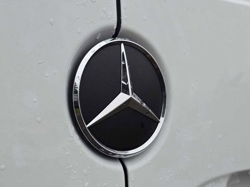 Used 2025 Mercedes-Benz Sprinter 2500 image 18