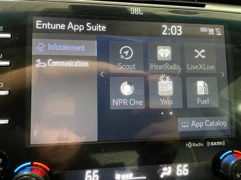 Used 2018 Toyota Camry XLE image 33