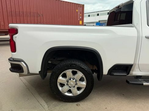 Used 2020 Chevrolet Silverado 2500 LTZ w/ LTZ Premium Package AWD/4WD image 7