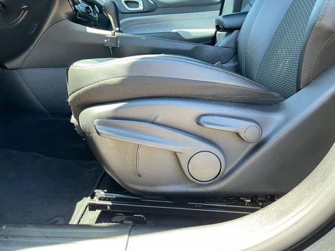 Certified 2025 Jeep Compass Latitude AWD/4WD image 16