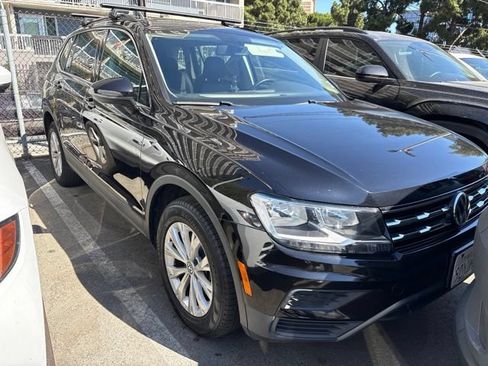 Used 2019 Volkswagen Tiguan SE w/ 3rd Row Seat Package AWD/4WD image 2