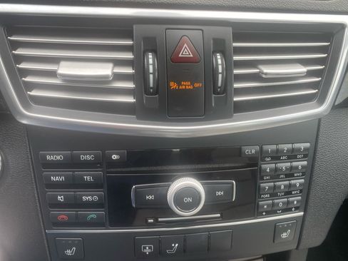 Used 2011 Mercedes-Benz E 350 4MATIC Sedan image 17