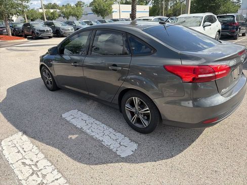 Used 2016 Ford Focus SE FWD image 9