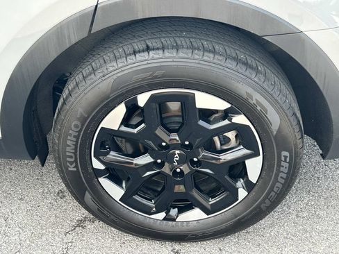 Used 2025 Kia Sorento S FWD image 17