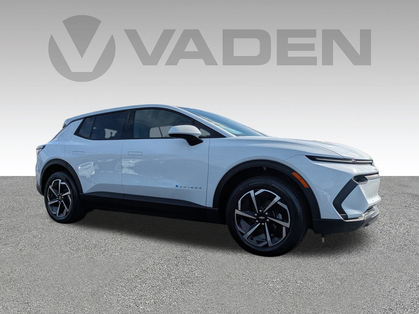 New 2026 Chevrolet Equinox EV LT w/ Comfort Package AWD/4WD image 3