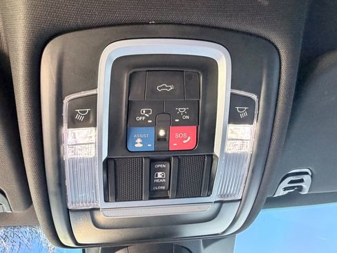 Used 2023 RAM 1500 Laramie AWD/4WD image 15