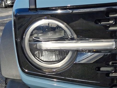 Used 2022 Ford Bronco Wildtrak image 9