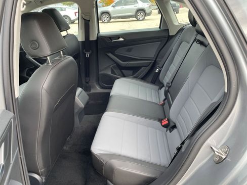 Used 2025 Volkswagen Jetta SE image 25