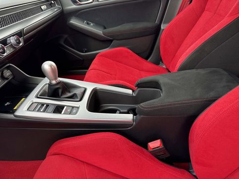 Used 2023 Honda Civic Type R image 15