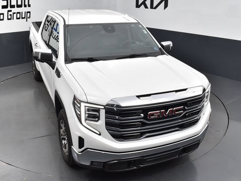 Used 2025 GMC Sierra 1500 SLT AWD/4WD image 16