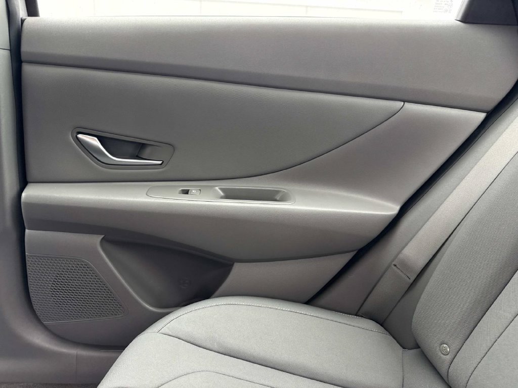 Used 2023 Hyundai Elantra SEL w/ Convenience Package FWD image 17