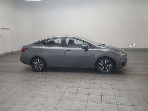 Used 2021 Nissan Versa SV FWD image 11