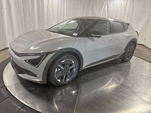 New 2025 Kia EV6 Light image 1
