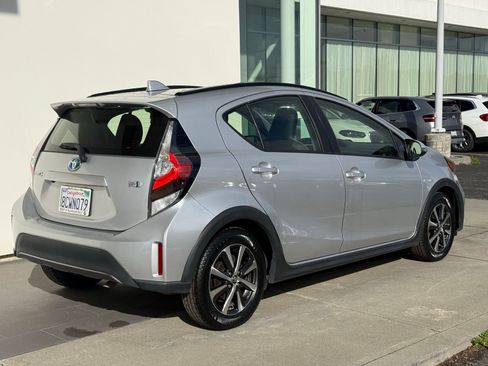 Used 2018 Toyota Prius C One w/ Carpet Mat Package image 7