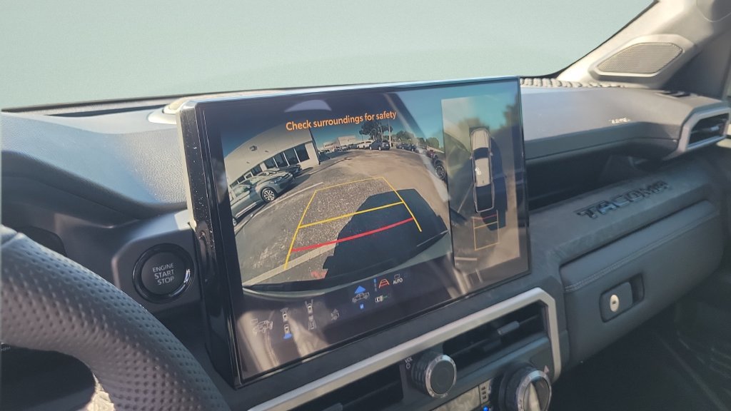 Used 2025 Toyota Tacoma Limited AWD/4WD image 16