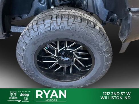 Used 2017 Ford F350 Platinum w/ Platinum Ultimate Package AWD/4WD image 37