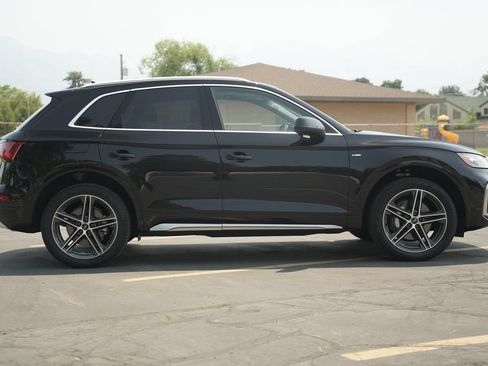 Used 2024 Audi Q5 e Premium Plus w/ Premium Plus Package AWD/4WD image 6