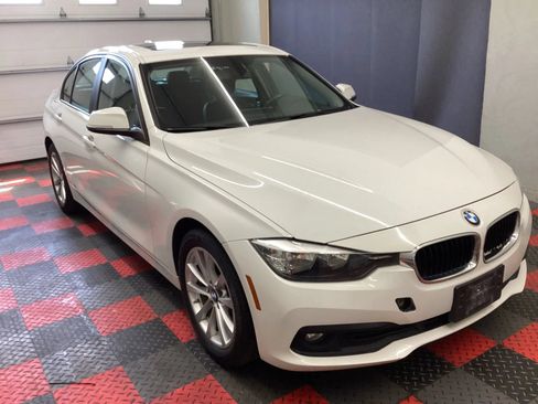 Used 2016 BMW 320i xDrive Sedan AWD/4WD image 2
