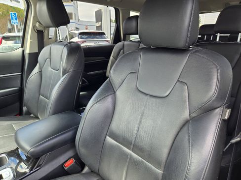 Used 2021 Kia Telluride EX w/ EX Premium Package AWD/4WD image 16