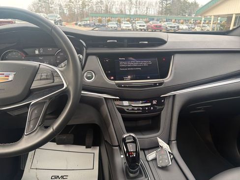 Used 2025 Cadillac XT5 Premium Luxury image 22