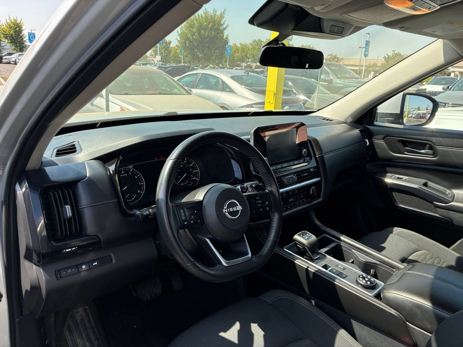 Used 2025 Nissan Pathfinder SV AWD/4WD image 36