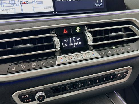 Used 2022 BMW X7 xDrive40i w/ Premium Package AWD/4WD image 16
