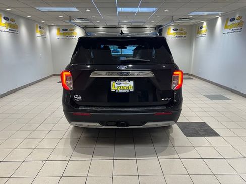 Used 2021 Ford Explorer XLT w/ Equipment Group 202A AWD/4WD image 25