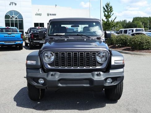 Used 2025 Jeep Wrangler Sport AWD/4WD image 2