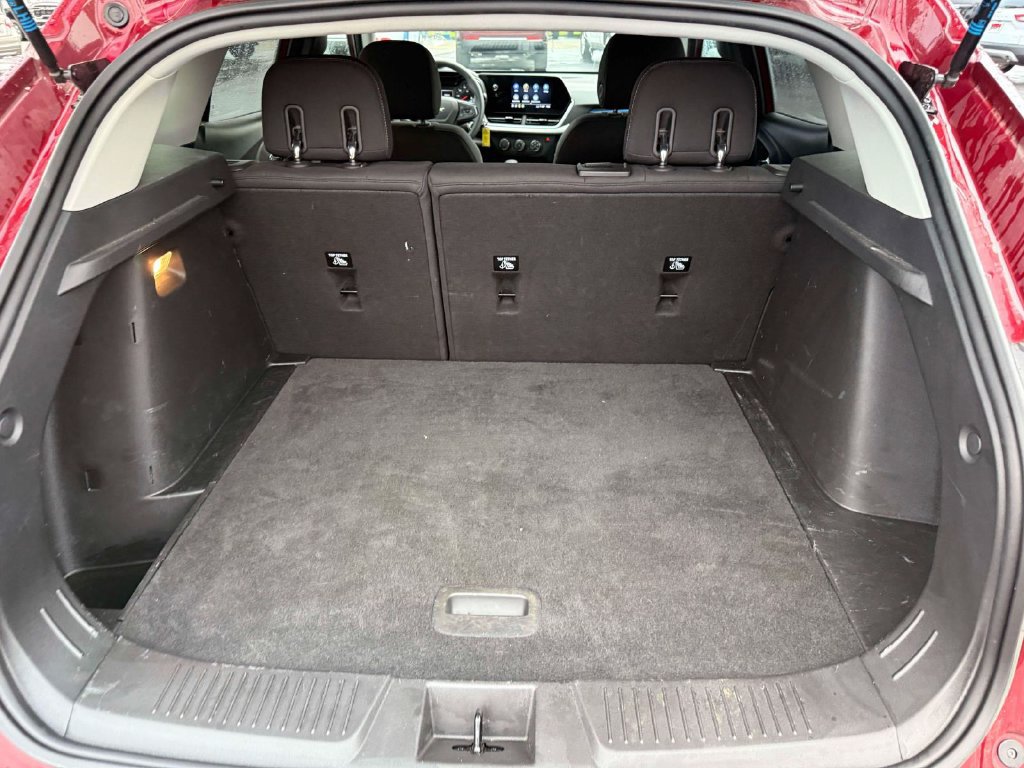 Used 2024 Chevrolet Trax LS w/ LS Convenience Package FWD image 10