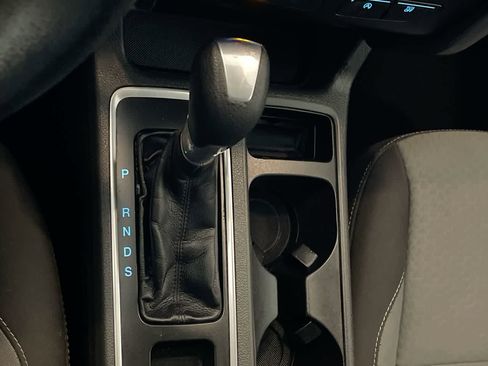 Used 2017 Ford Escape SE w/ Equipment Group 201A image 19