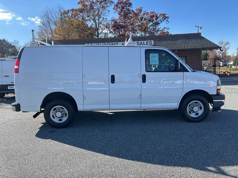 Used 2018 Chevrolet Express 2500 w/ Driver Convenience Package image 7