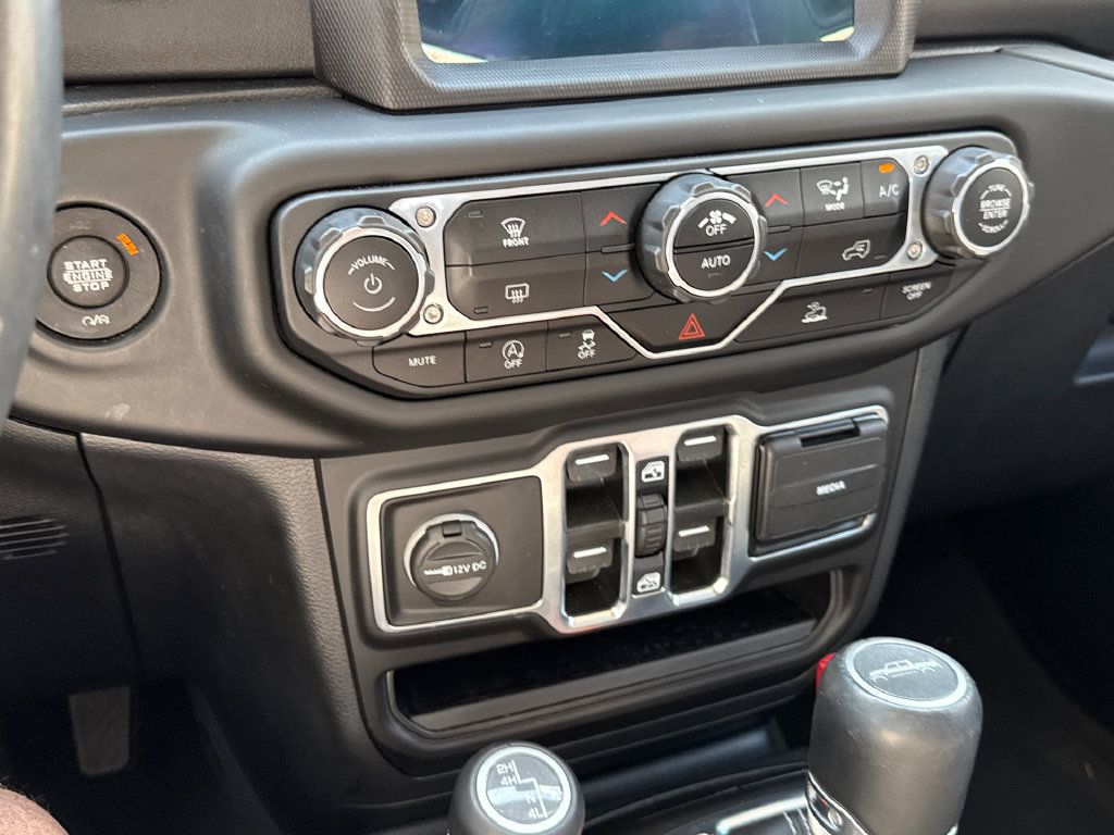 Used 2020 Jeep Gladiator Overland w/ Popular Equipment Package AWD/4WD image 25
