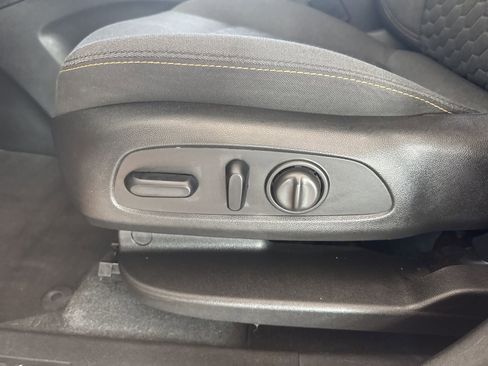 Used 2018 Chevrolet Equinox LT image 20