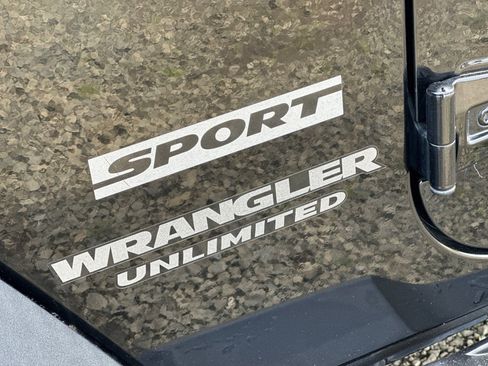 Used 2014 Jeep Wrangler Unlimited Sport w/ Quick Order Package 23S AWD/4WD image 21