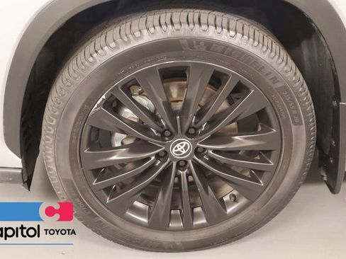 Used 2021 Toyota Highlander Platinum AWD/4WD image 7